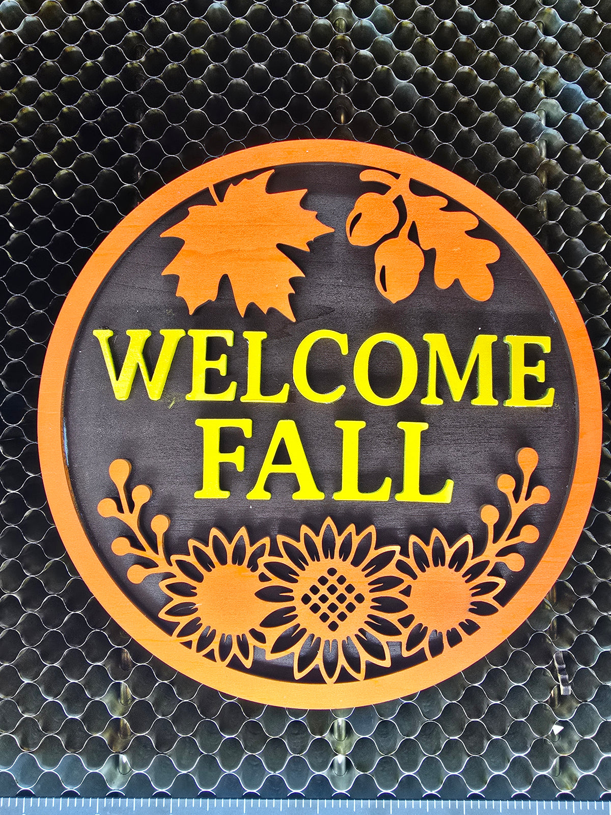 Fall-Welcome-Schild aus lackiertem Sperrholz von KleinWerk